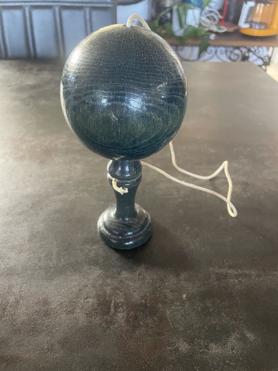 Spielzeuge: Ancien Jouet Bilboquet – Gebraucht aus Vallamand von Bricbracbroc82 2