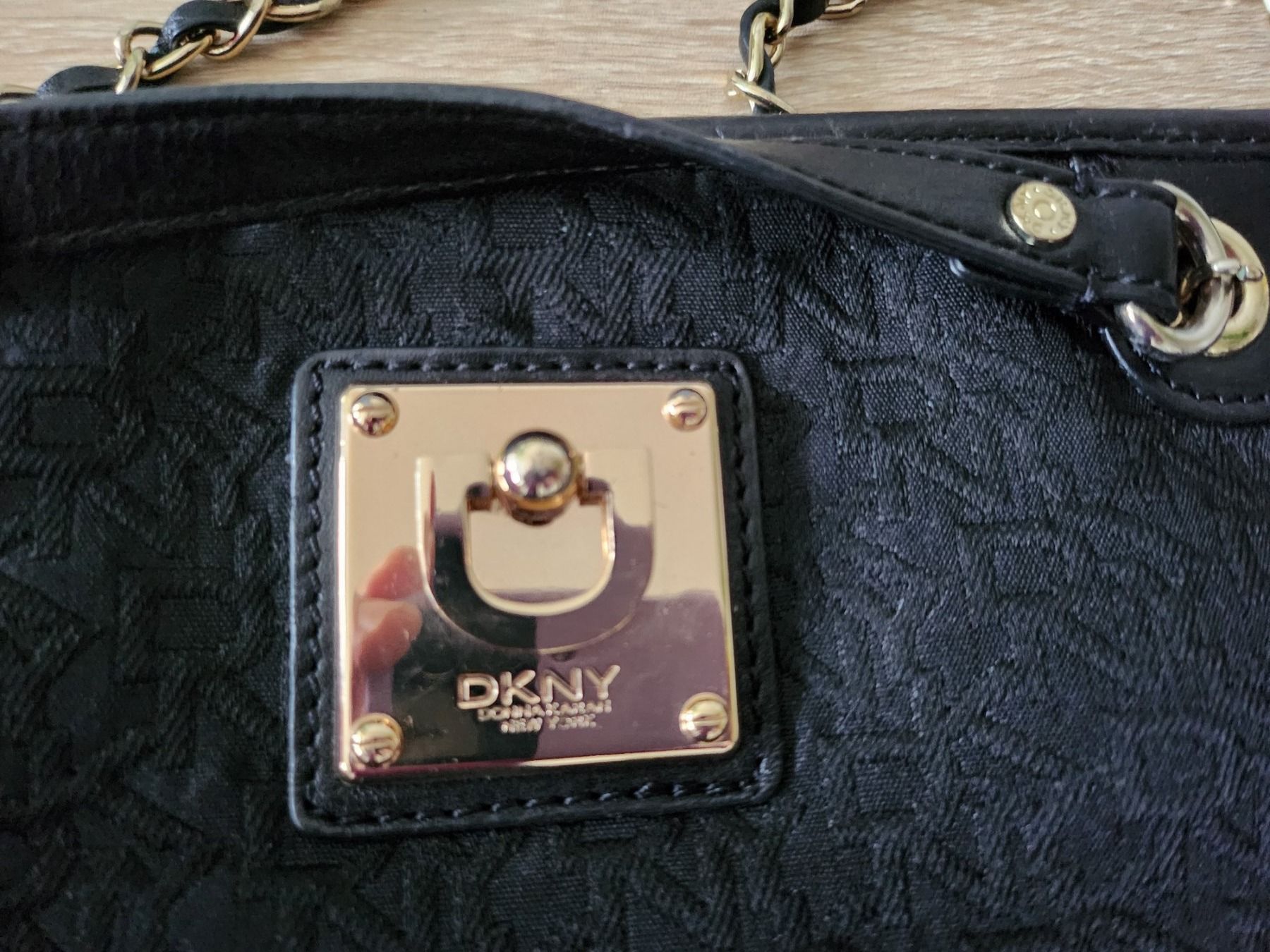DKNY Taschen für Damen: Dkny Tasche – Gebraucht aus Kefikon TG von Livline 1
