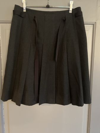1 jupe Maison  123 taille 40 gris selon photos