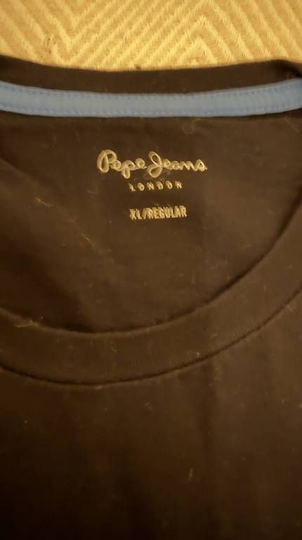 T-shirt: Pepe, Jeans, Shirt schwarz – Usato da Brunnen venduto da sea_c7bm 2
