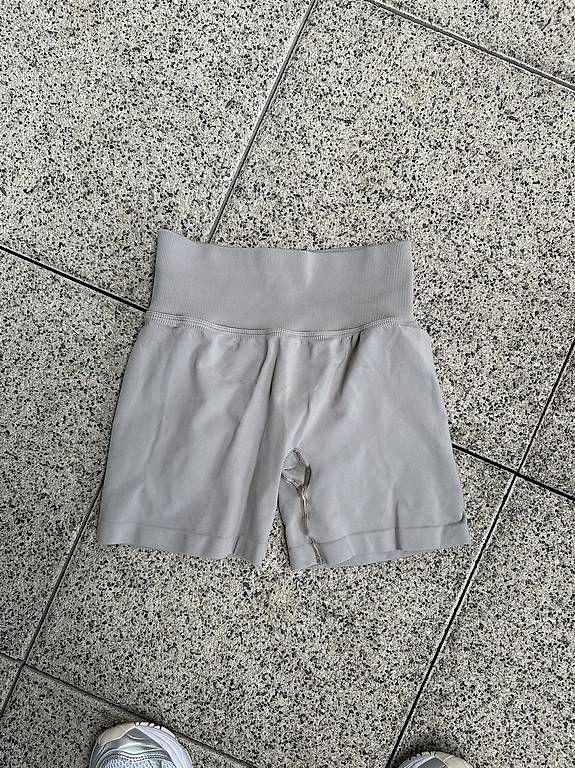 Leggings: DFYNE & TEVEO – Gebraucht aus Basel von pau_s6pv 3