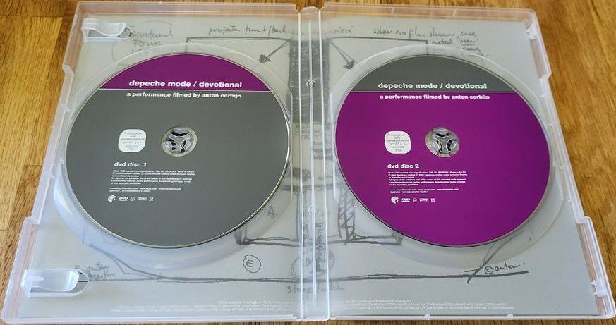 Alle DVDs: Depeche Mode - Devotional 2-Disc DVD Konzert Corbijn 👍©2004 – Gebraucht aus St.Gallen von elk2022 1