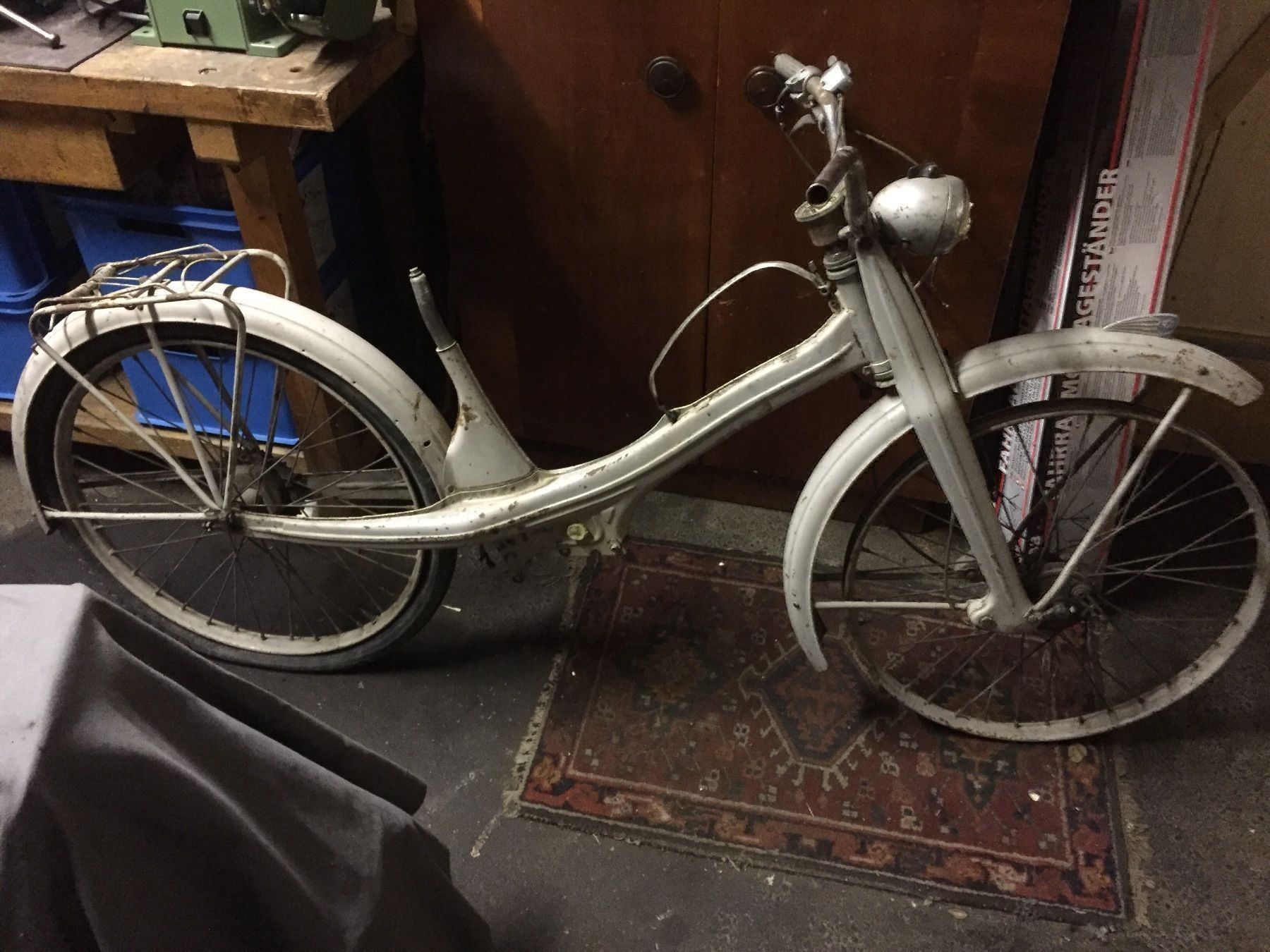 Parti ricambio per ciclomotori: Nsu châssis velomoteur – Usato da Vevey venduto da Chupita-met