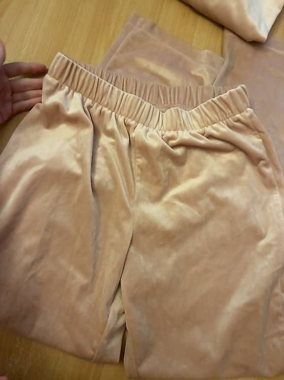 H&M Negligees & Pigiami: Pyjama Trainer Samt Rosa Velvet – Usato da Bern venduto da n-dine 3