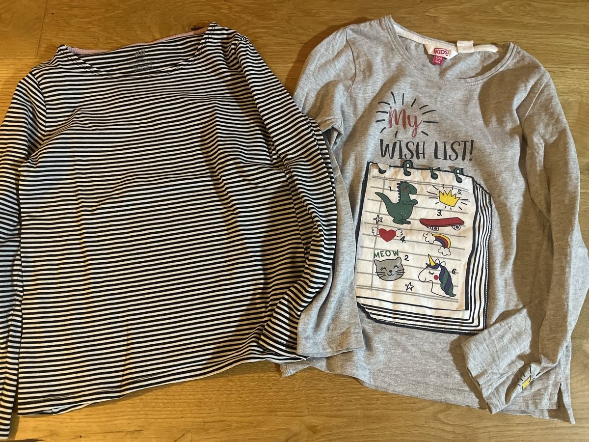 Pullover & Sweatshirts: 2 Pullover 134/140 – Gebraucht aus Balmberg von Berglihof