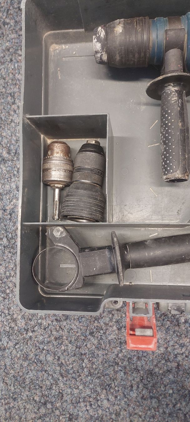 Bosch Bohrmaschinen: Bosch Bohrhammer mit Koffer – Gebraucht aus Rapperswil SG von Indoc 2