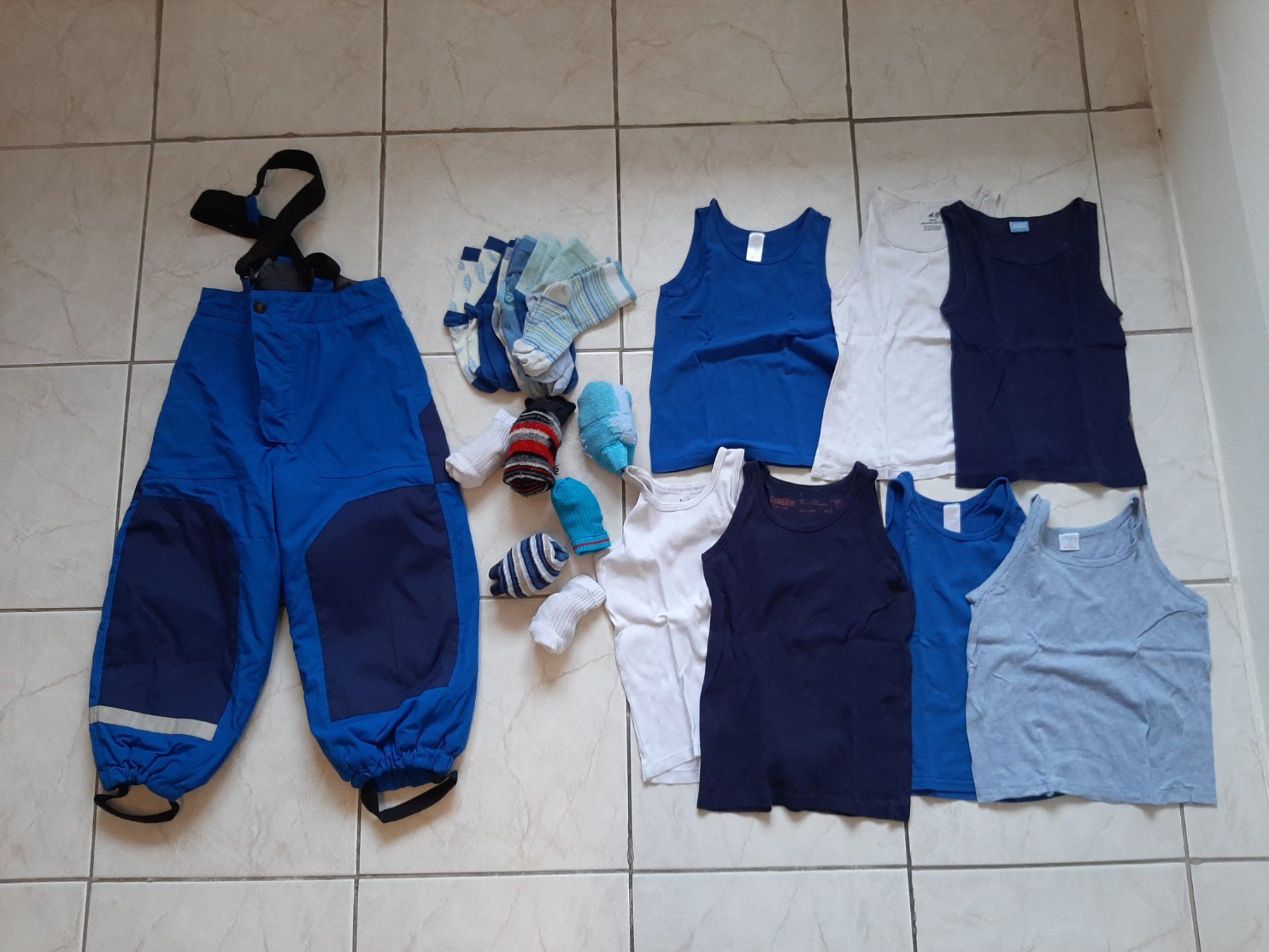Lotti & Set di vestiti: Kleiderpaket gr 110 – Usato da Brissago venduto da lucabell 4