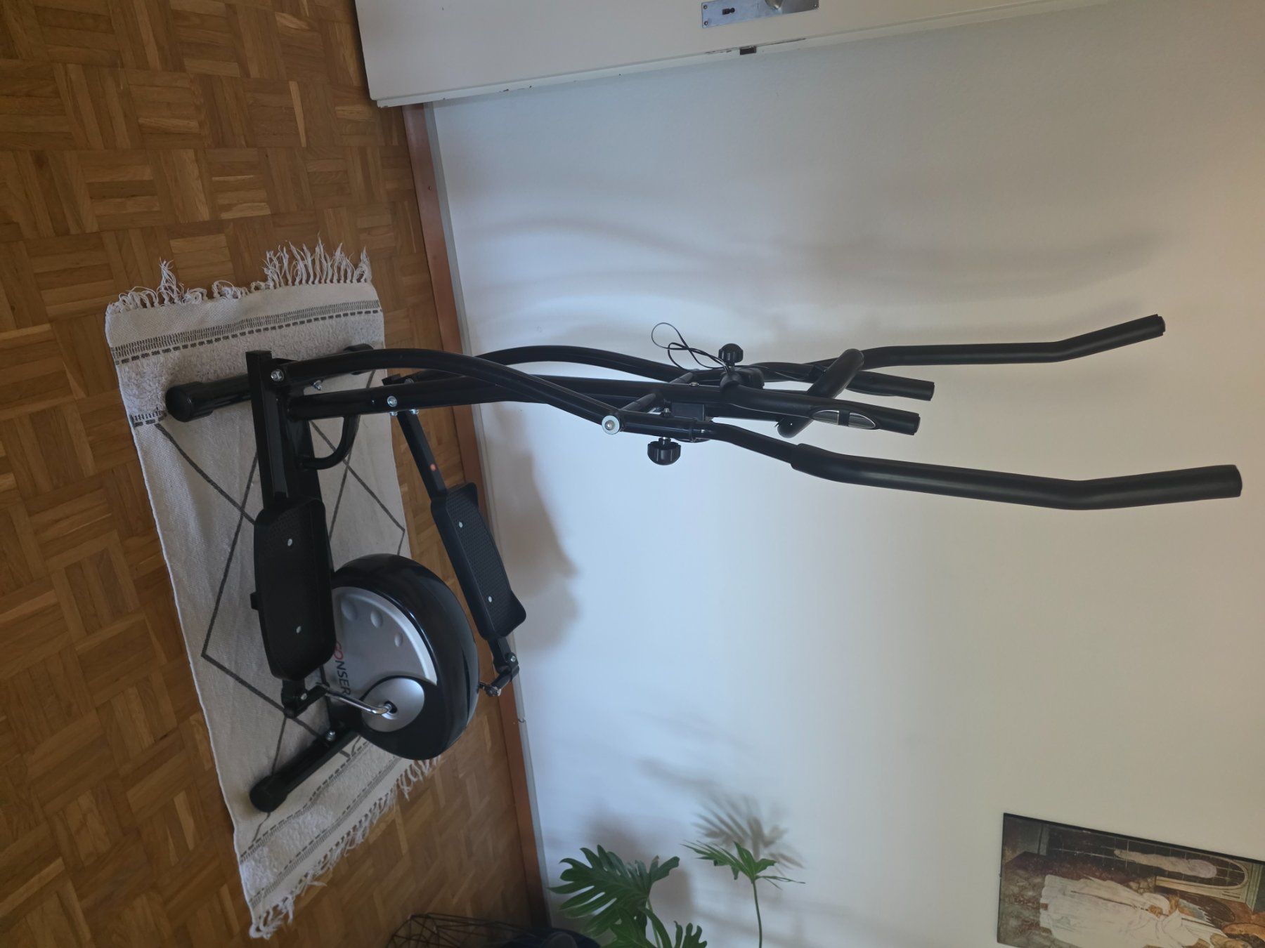 Hometrainer: Crosstrainer schwarz mit Trainingscomputer guter Zustand – Usato da Urdorf venduto da dus_9l9j