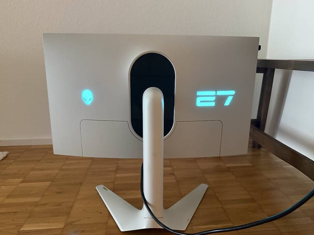 Alienware Monitor: Dell Alienware AW2723DF – Usato da Zürich venduto da arl_rd6d 1