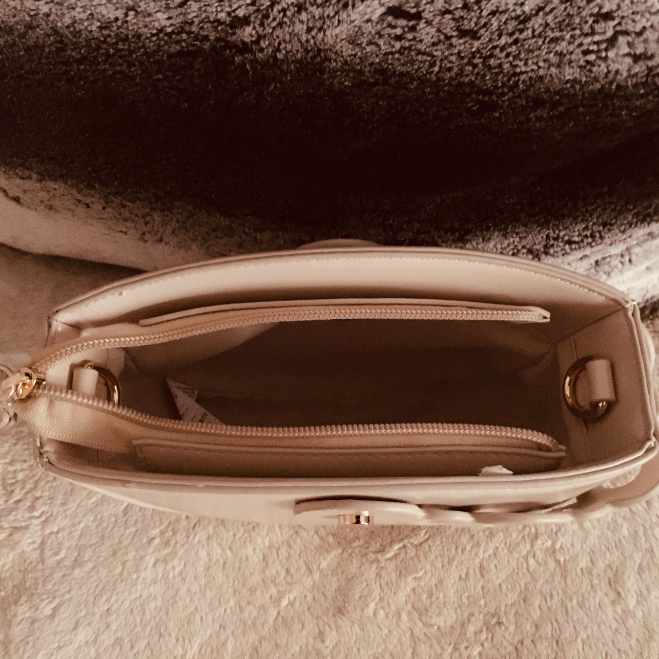 Borse da donna: Sac à main – Nuovo (secondo la descrizione) da La Tour-de-Peilz venduto da Halltal 2