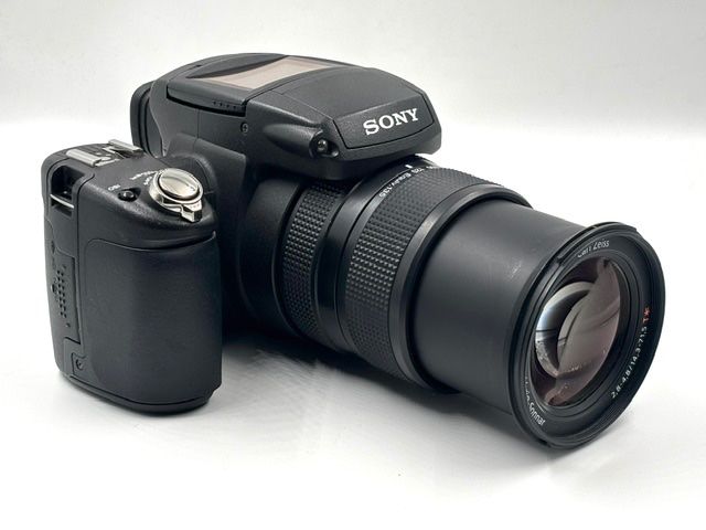 Sony Appareil photo: Sony DSC-R1 Bridge Zeiss – Défectueux à Seewis Dorf par Plebejus 1