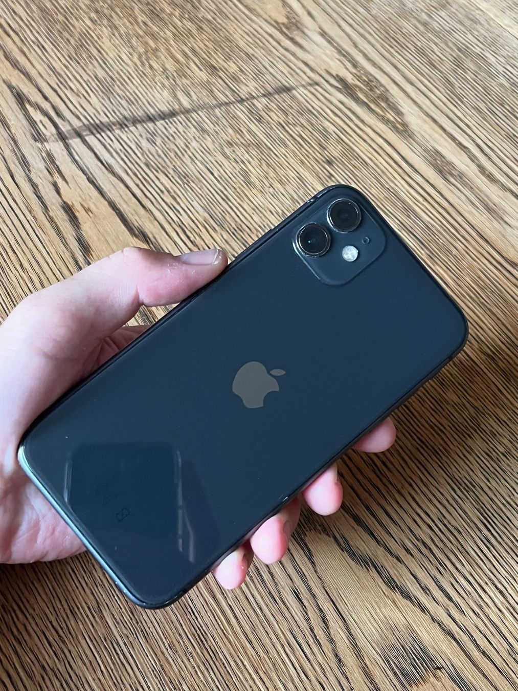 Apple Telefoni cellulari / Smartphones: iPhone 11 schwarz 64GB - Zustand gut – Usato da Zürich venduto da jon_z2d8 1