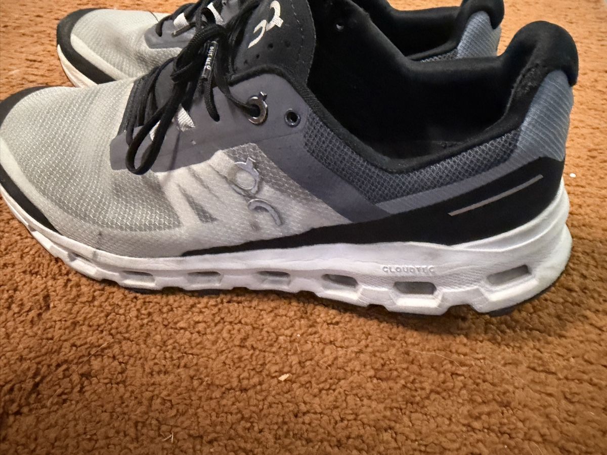 On Herrenschuhe: On Running Cloud 5 Turn grey EU45 – Gebraucht aus Auenstein von Robin_1990 3