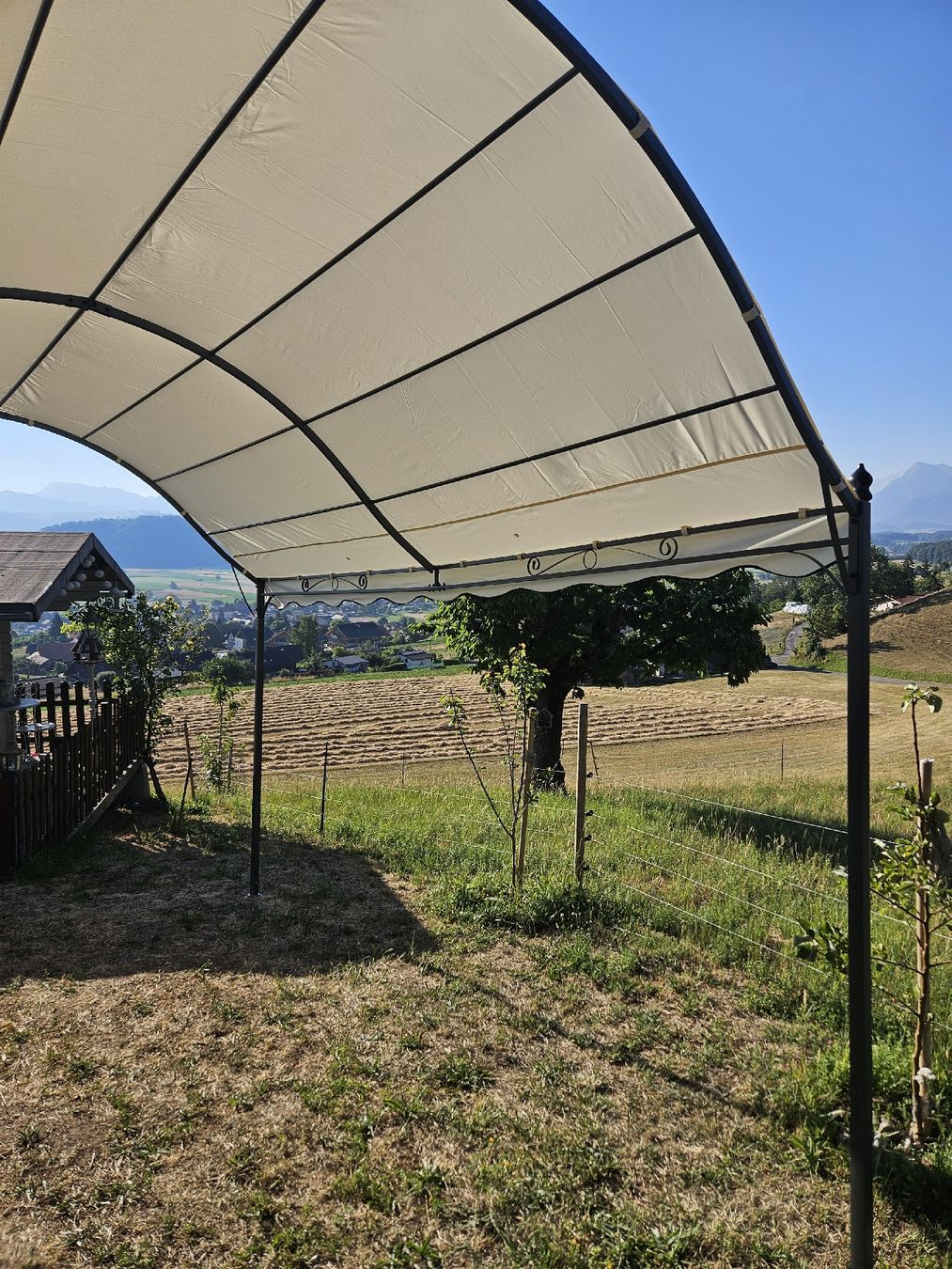 Rifugi: Pavillon 2 Wochen gebraucht(neuwertig). – Usato da Mühlethurnen venduto da Zauberfee3