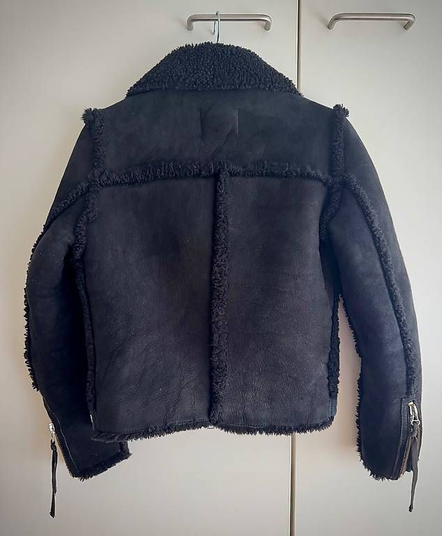 Jacken: Acne Studios Rita Shearling Jacke 38 (36) – Gebraucht aus Schlieren von schiggiZH 2