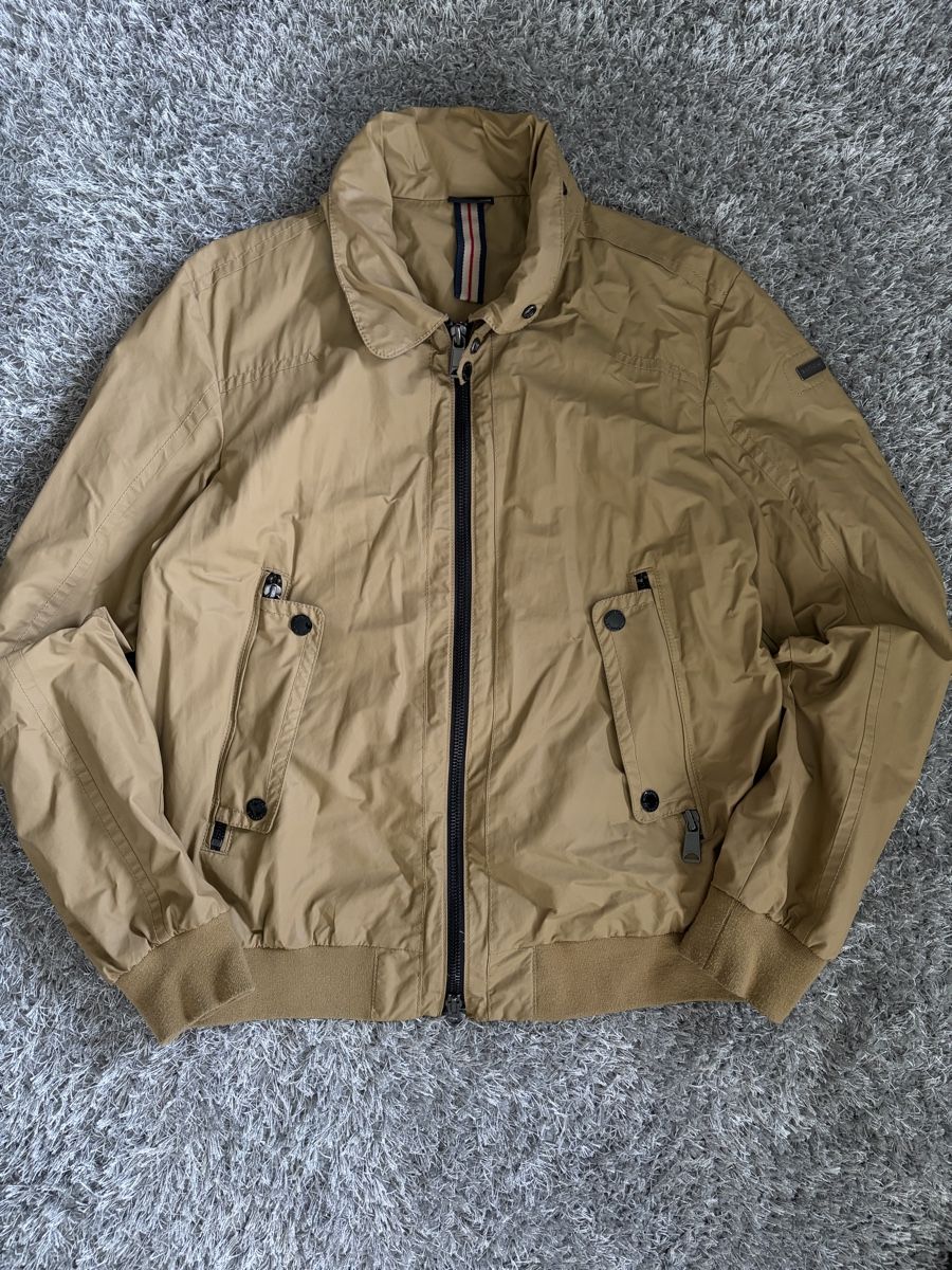 Napapijri Giacche: Napapijri Lightweight Jacket  – Nuovo (secondo la descrizione) da Brislach venduto da edu_t6pq