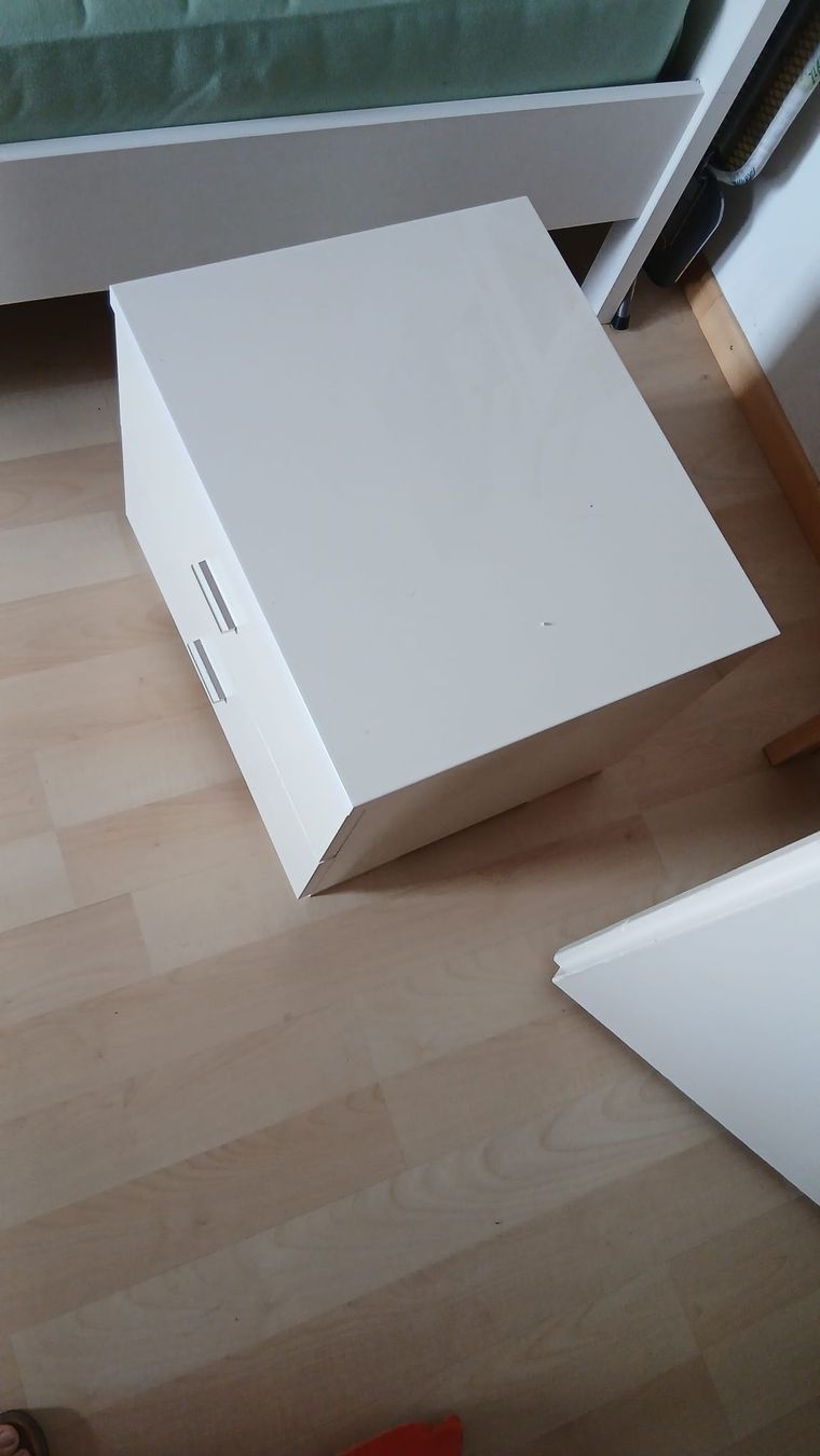 Comodini: Nachttisch in weiß – Usato da Villmergen venduto da kat_25vh 1