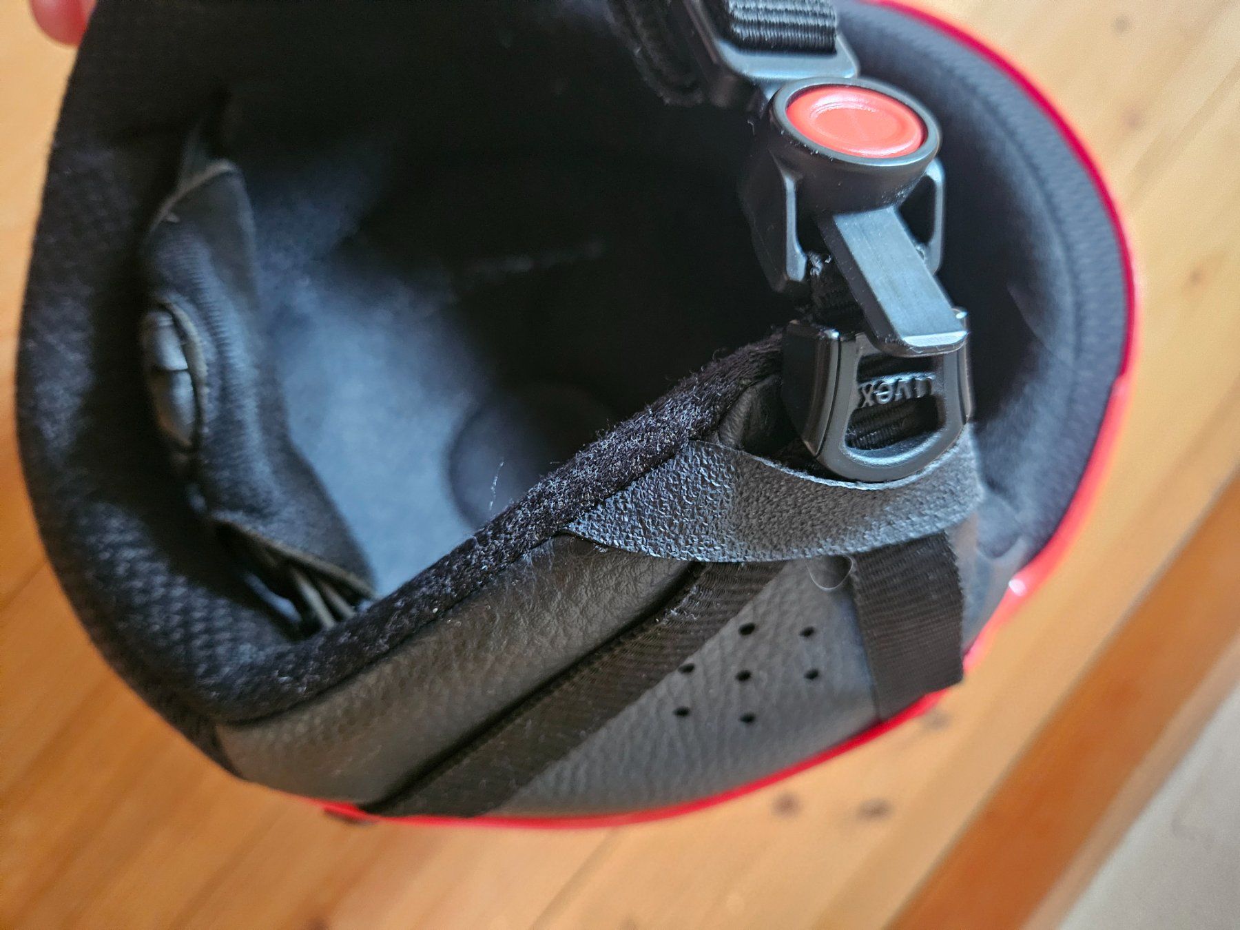 Uvex Caschi: UVEX Kinder Skihelm 51-56 – Usato da Rifferswil venduto da fle_5nqr 1
