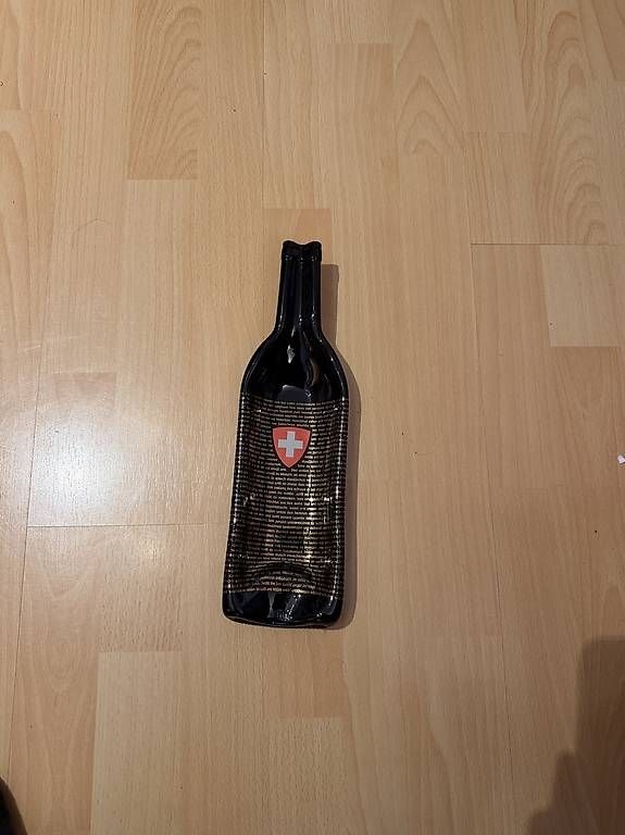 Piatti: Glasteller aus Wein Flasche – Usato da Stein am Rhein venduto da Lembu 1