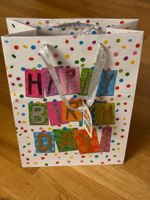 Happy Birthday Geschenktüte / Papiertüte mit Konfetti