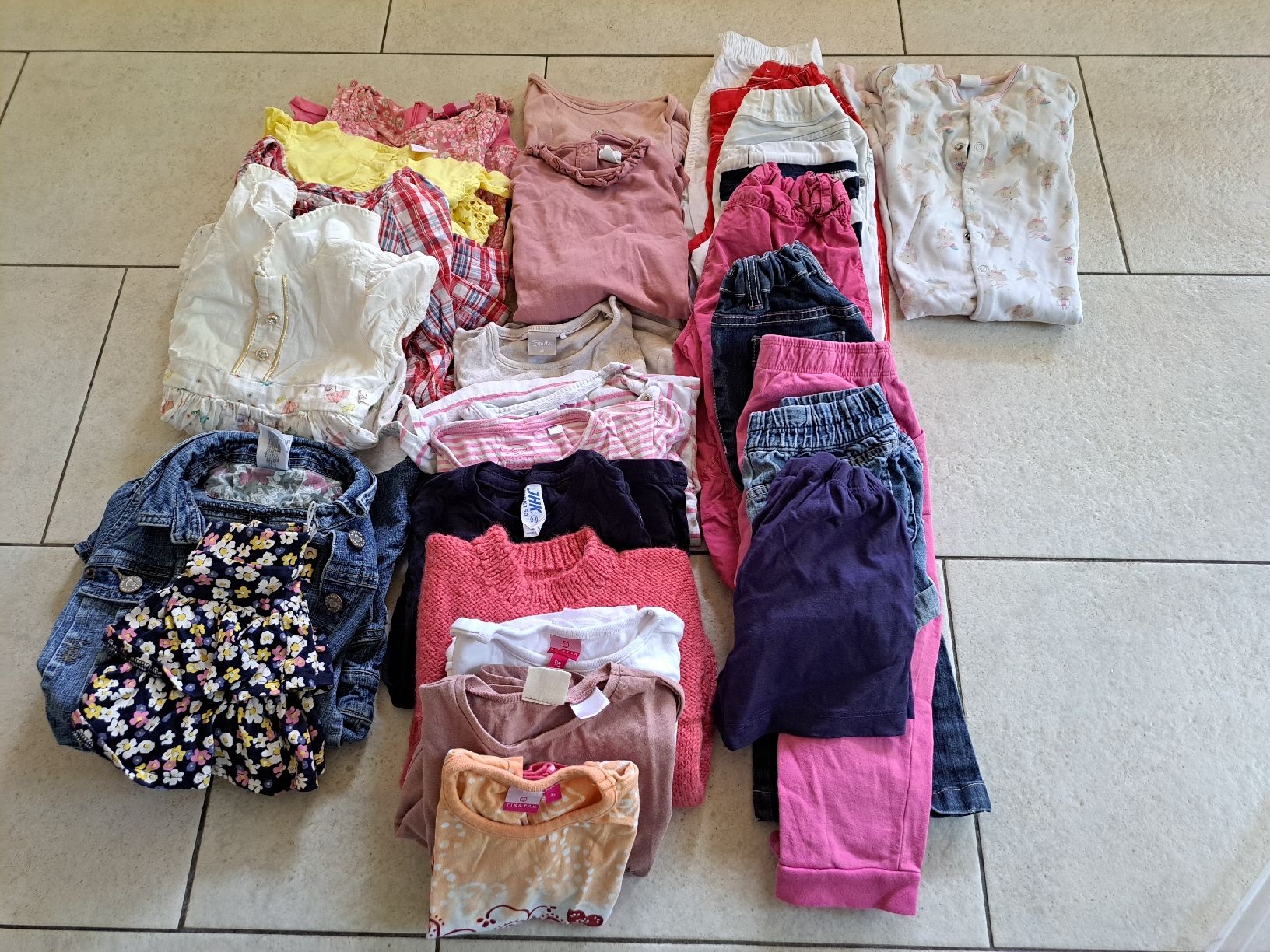 Lotti & Set di vestiti: kleiderset 92 – Usato da Obbürgen venduto da eliane.29