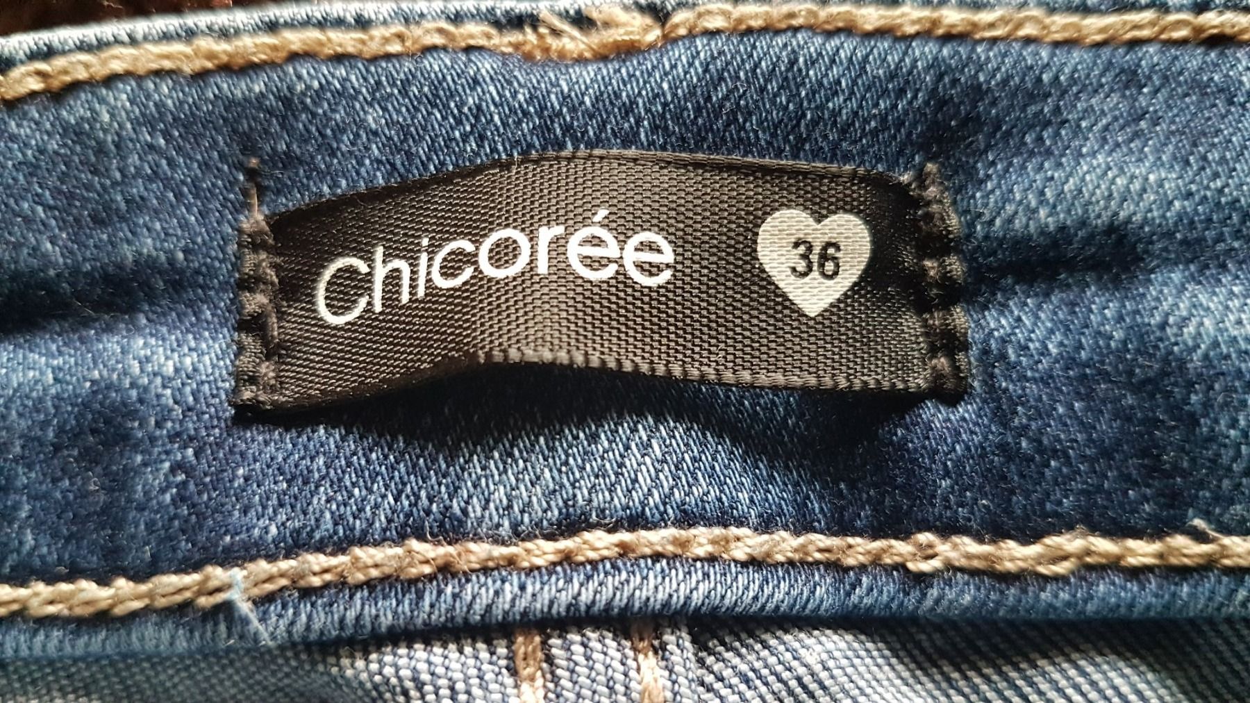 Jeans: Pantalon jeans taille 36 marque Chicorée – Usato da Villiers venduto da san_jn5w 2