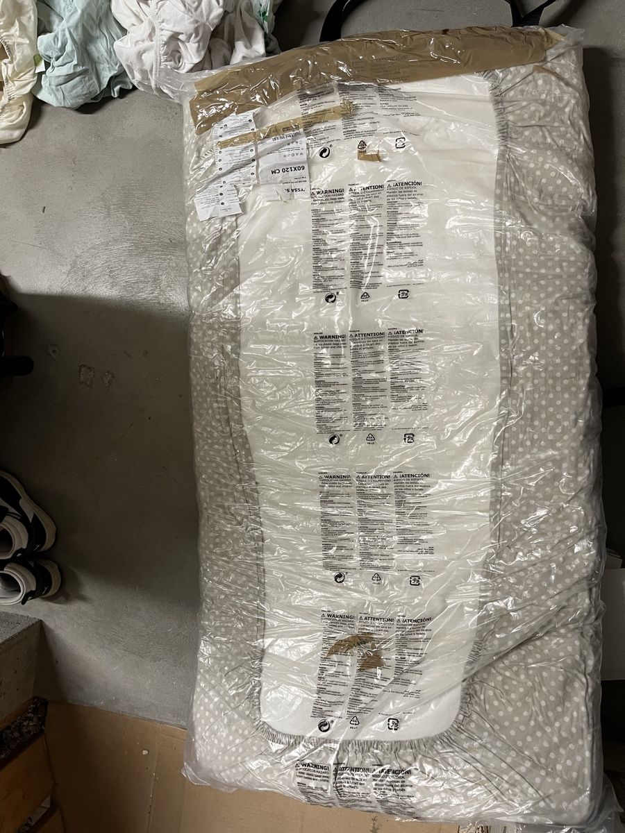 Ikea Letti: Lit bébé IKEA FLITIG avec matelas et draps – Usato da Dornach venduto da hmk_bl6q 5
