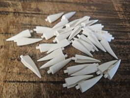 lego 11089 lot de 35 pièces White Barb / Claw / Horn / Tooth
