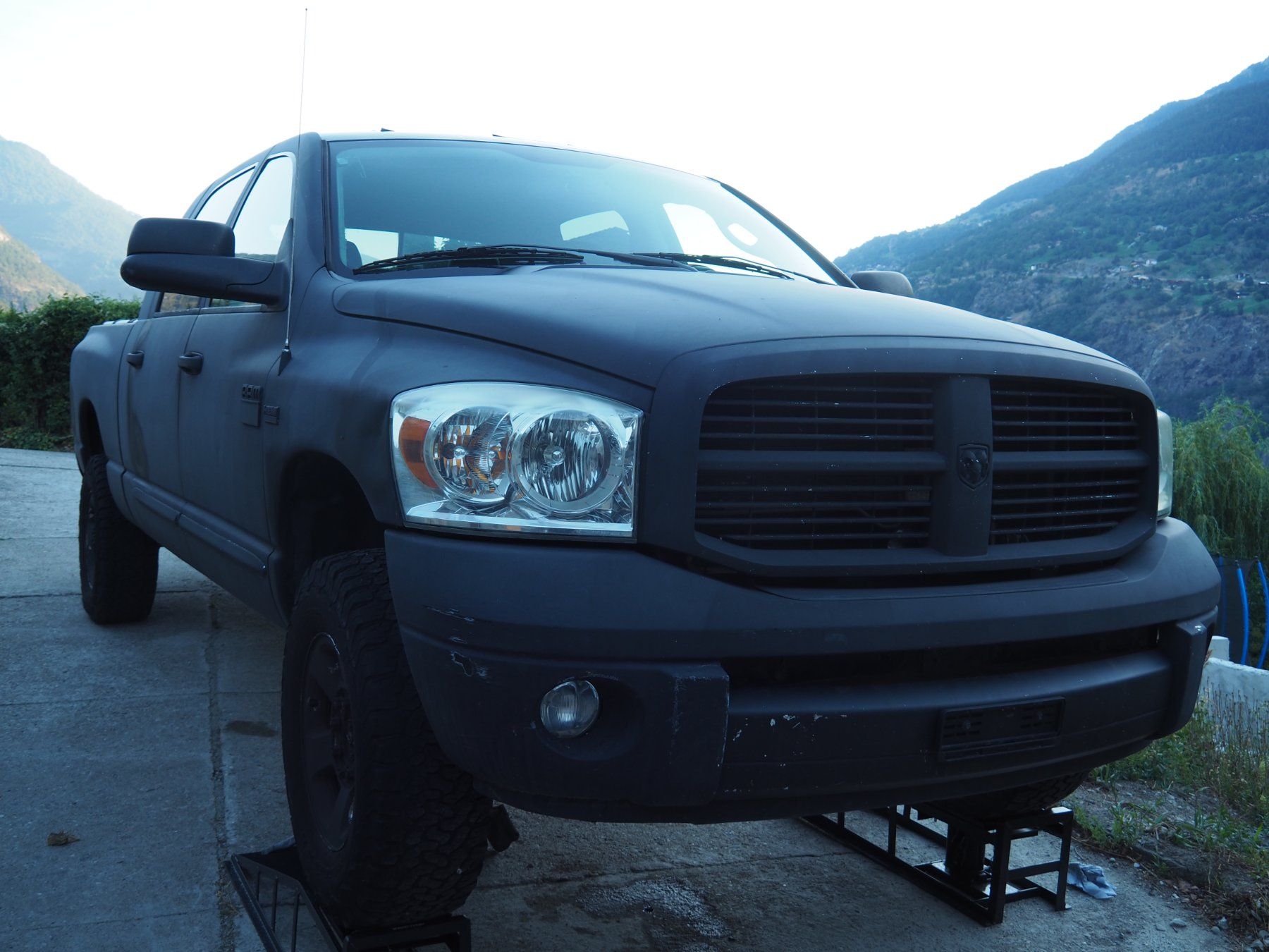Dodge Automobili: Robuster Dodge Ram 2500 Pick-up Hemi – Usato da Brig venduto da Raphaelz 3