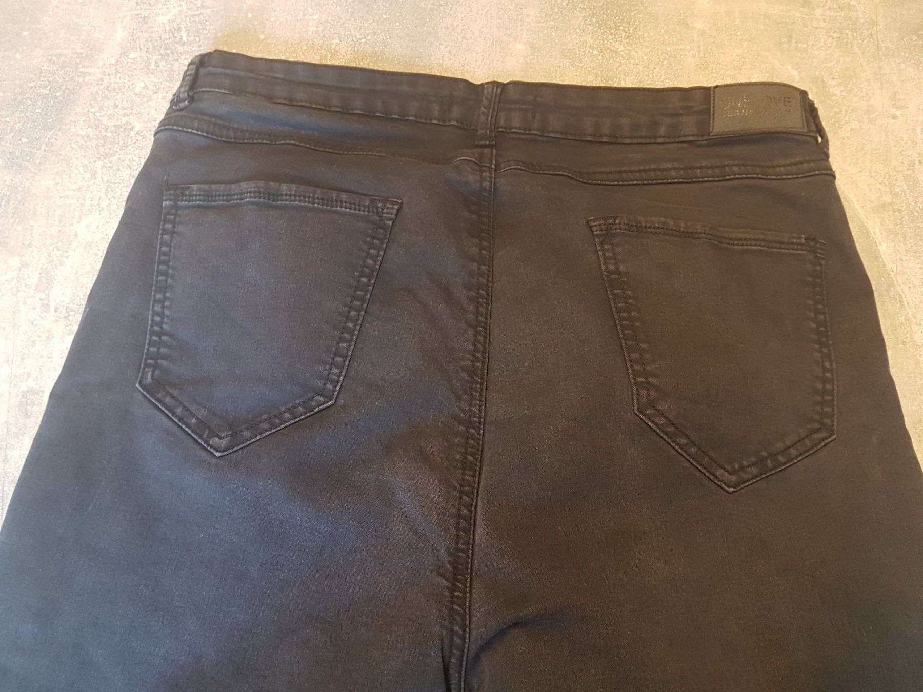 Pantaloni: Pantalon noir taille L marque Chicorée – Usato da Villiers venduto da san_jn5w 3