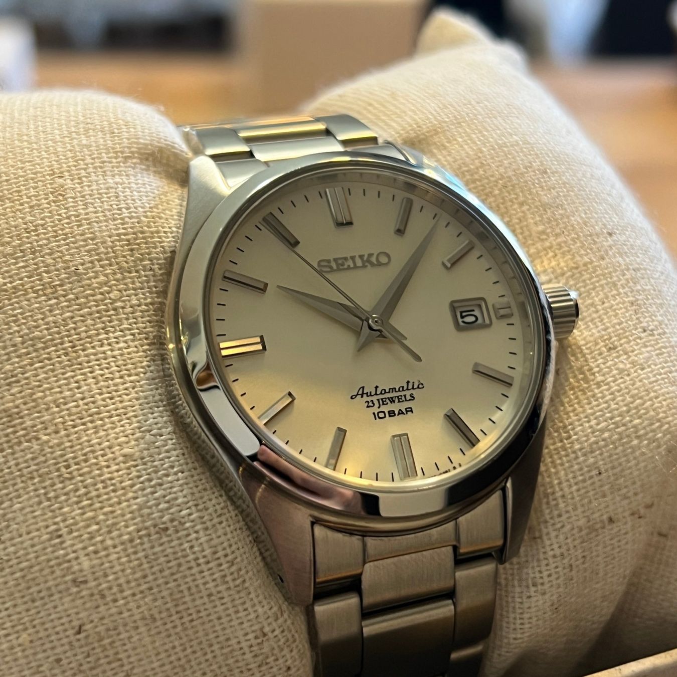 Seiko Uhren: Seiko Automatic Date Silver Dial Full Set 4R35-03X0 – Gebraucht aus Carouge GE von Watchaser 1