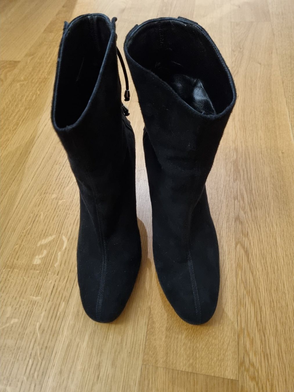 Scarpe da donna: Stiefeletten (38) Leder – Usato da Altendorf venduto da evuhler 2