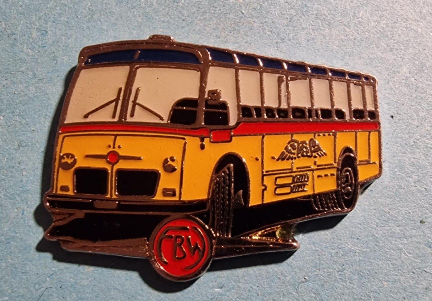 Saurer Plaquettes & Badges: Pin Postauto FBW – D'occasion à Härkingen par specialshapes