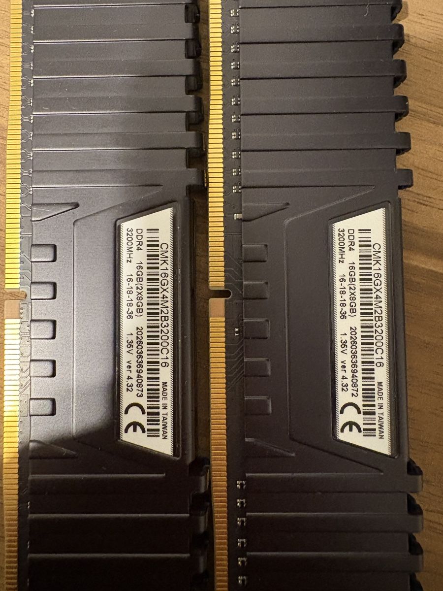 Corsair Memoria / RAM: 2x8 Gigabyte DDR4 3200mhz – Usato da Uster venduto da gia_qn9v