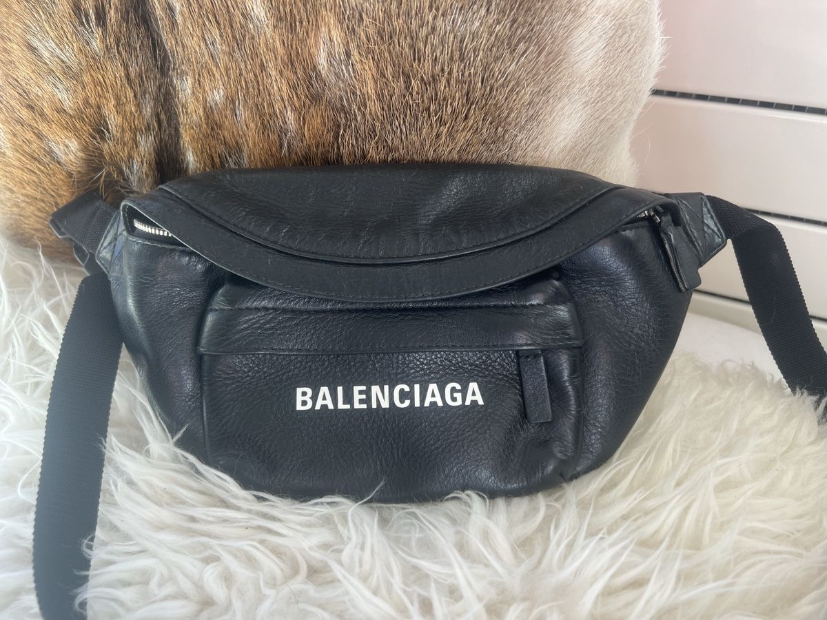 Balenciaga Borse da donna: Echte Balenciaga Bauchtasche Leder – Usato da Horgen venduto da Baroseda 8