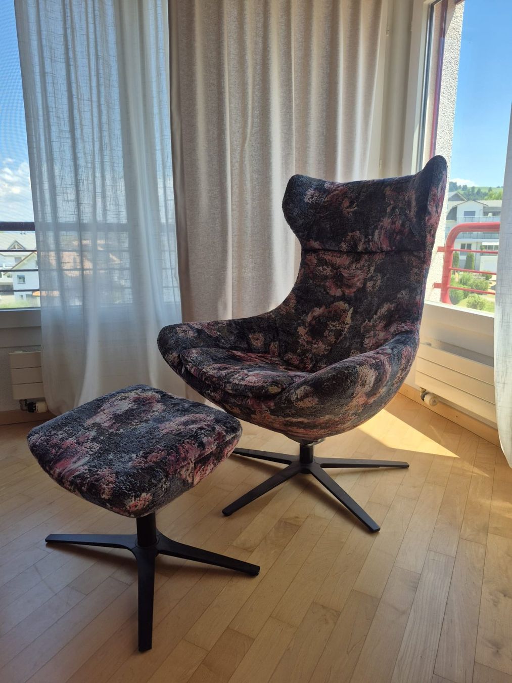 Fauteuils: Hukla Clubsessel mit Hocker Blumenmuster – D'occasion à Einsiedeln par spoom009