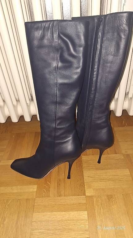 Damenschuhe: Stiefel Hugo Boss, 40 Gr. , blumarine  – Gebraucht aus Basel von ueppig