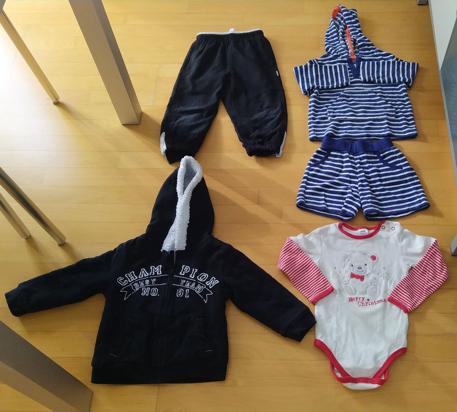 Lotti & Set di vestiti: Kleiderset Jungs Gr. 86 / 92 – Usato da St. Gallen venduto da Patrizia0711