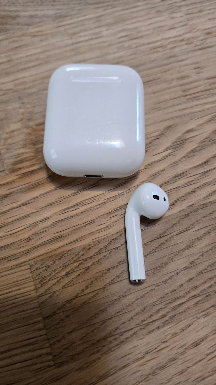 Apple Cuffie: Linker Apple AirPod Kopfhörer mit Ladecase – Usato da Ausserferrera venduto da Chuan