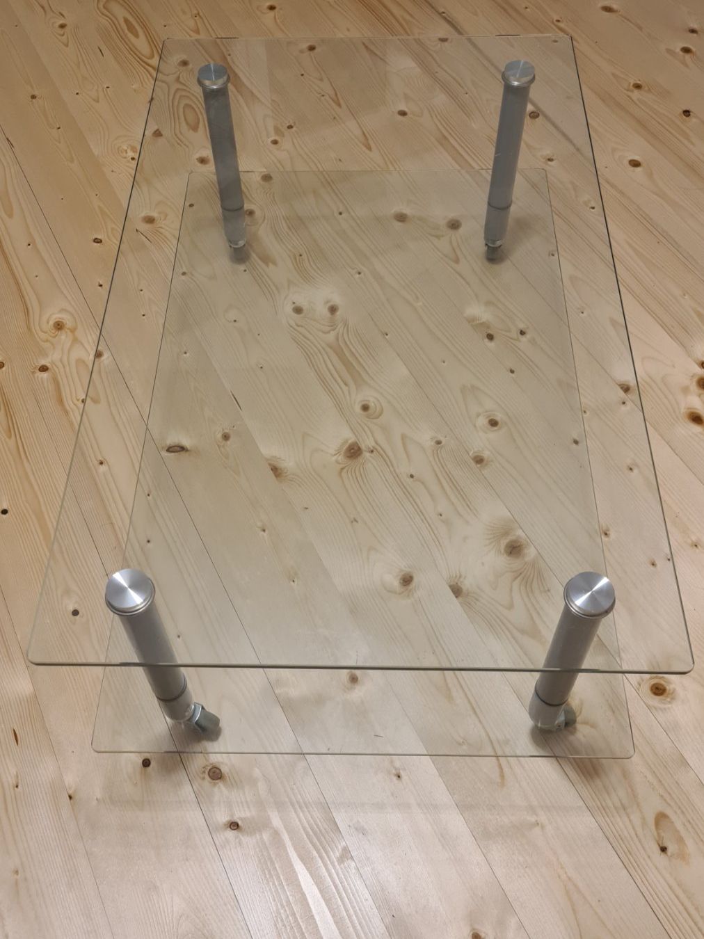 Ikea Tables: Ikea Gillsby TV Möbel / Coffee Table – D'occasion à Hettlingen par smoki91 1