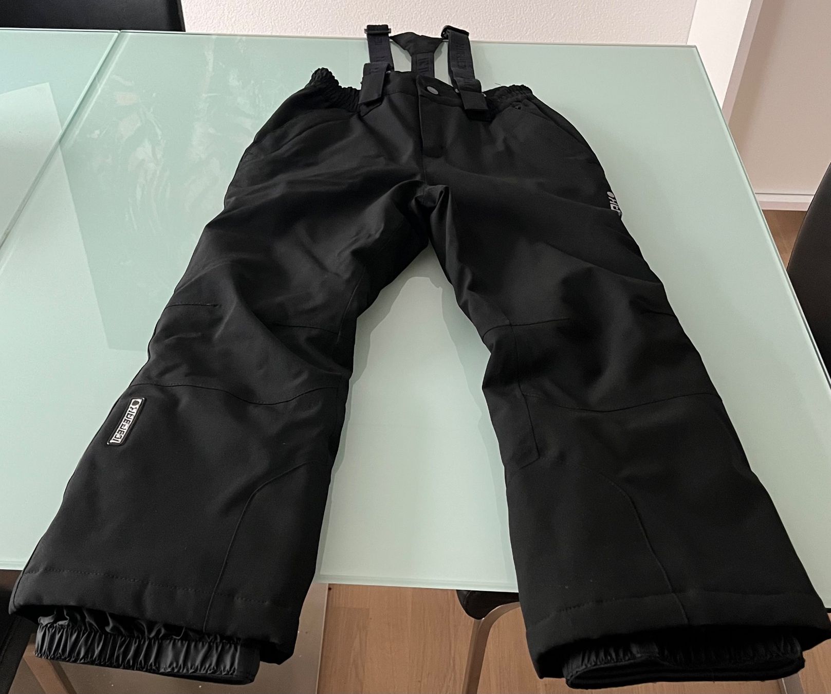 Pantaloni: Skihose schwarz Mädchen – Usato da Aesch BL venduto da girlisue
