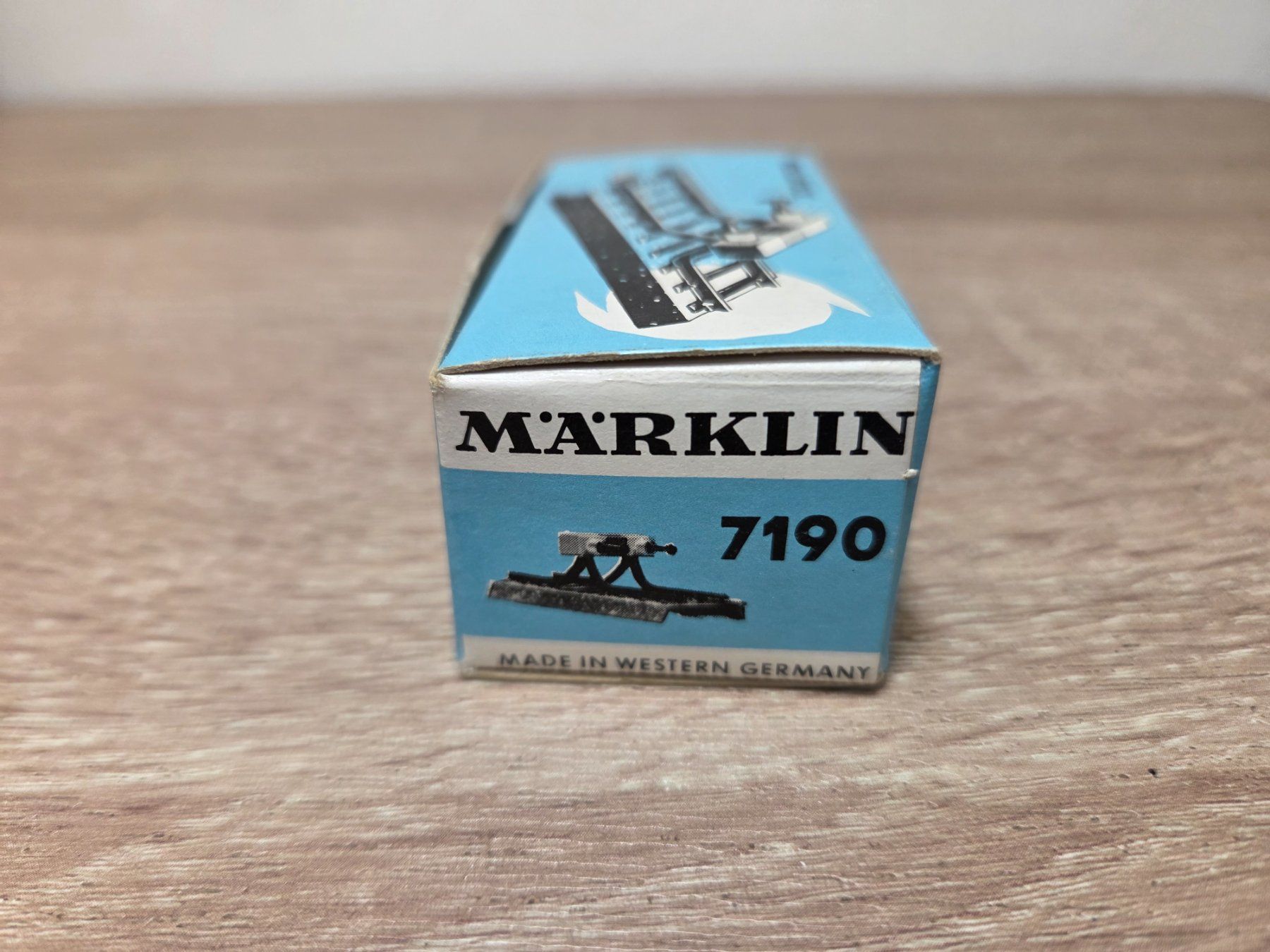 Märklin Modelleisenbahnen: Märklin 7190 Prellbock M H0 – Gebraucht aus St-Aubin-Sauges von Lo_Go 1