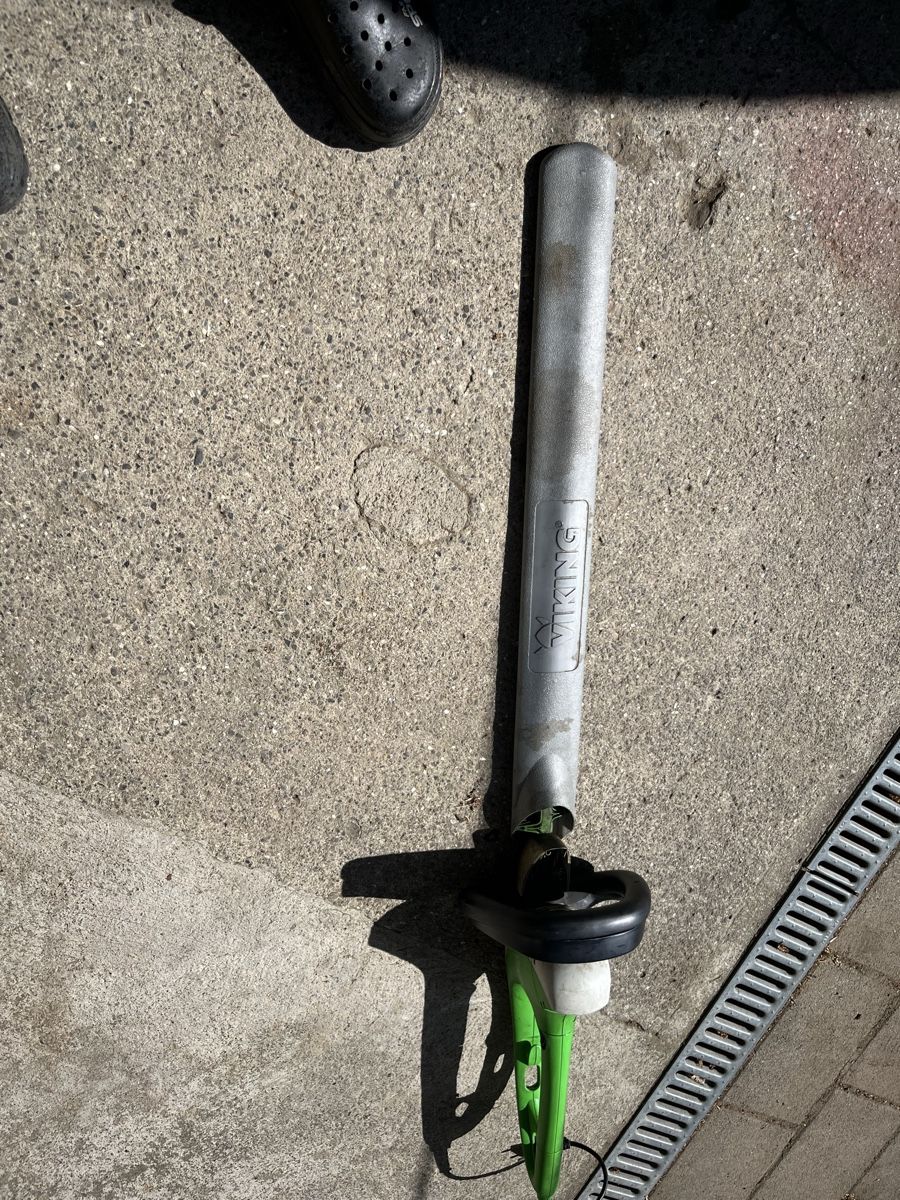 Viking Tutti gli attrezzi: Elektrische Heckenschere gebraucht. – Usato da Egliswil venduto da Downhill