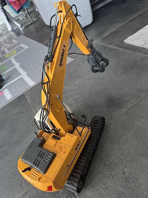 RC Kits de montage: Escavatore telecomandato – D'occasion à Torricella par robily 1