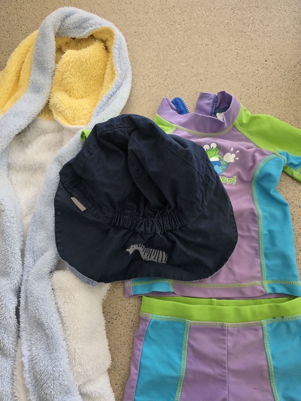 Lotti di vestiti: Sommerset / Badeset Grösse 80 – Usato da Zürich venduto da Allek 1