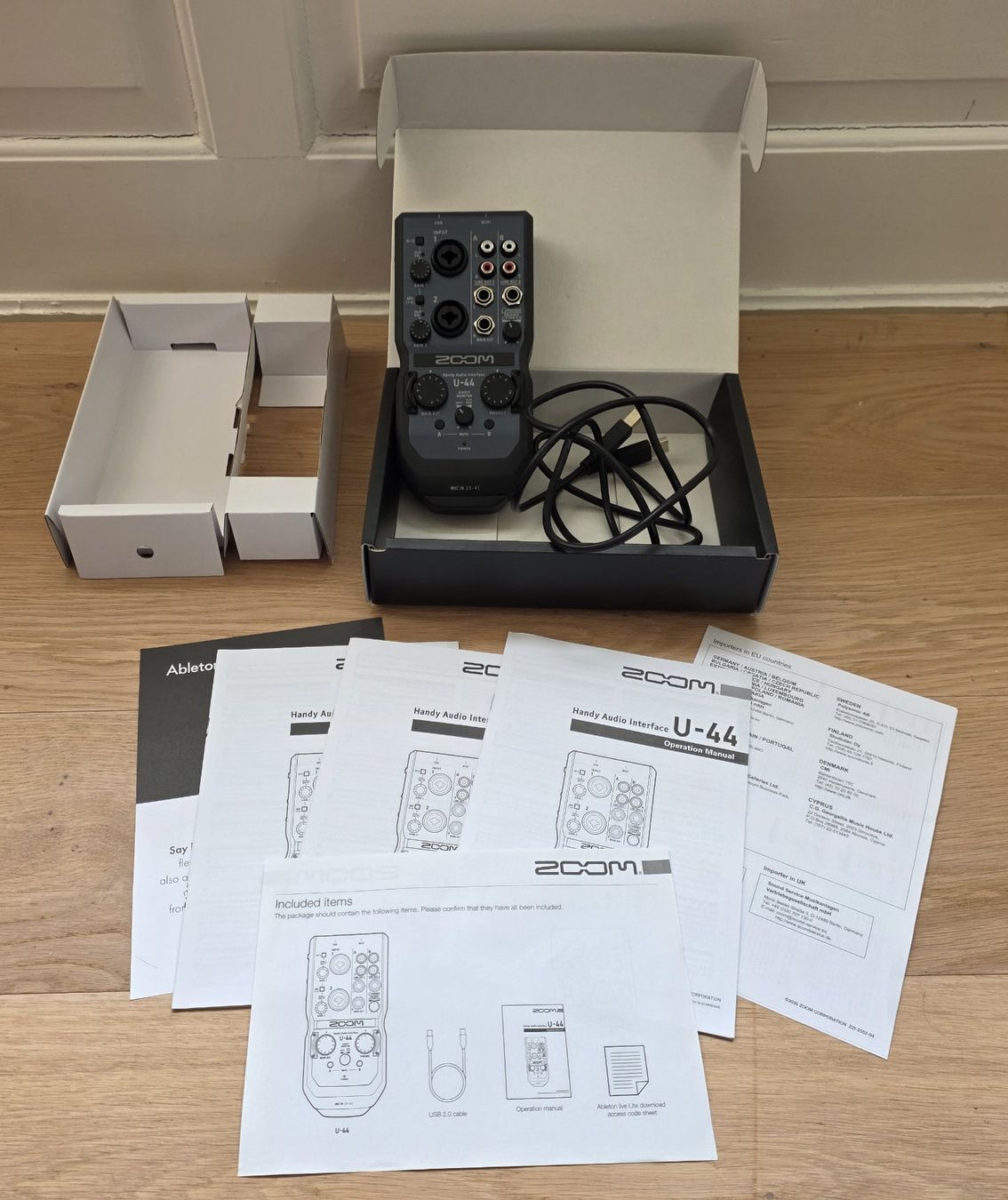 Zoom Attrezzatura per studi di registrazione: Zoom U-44 Handy Audio Interface gebraucht in OVP – Usato da Aarau venduto da Ahoffa 1