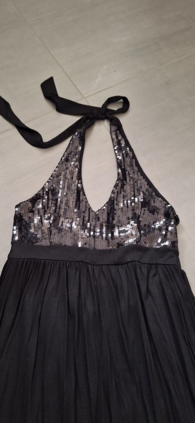 H&M Top: Schwarzes H&M Pailletten-Top Gr. 36 – Usato da Märstetten venduto da activemember 1