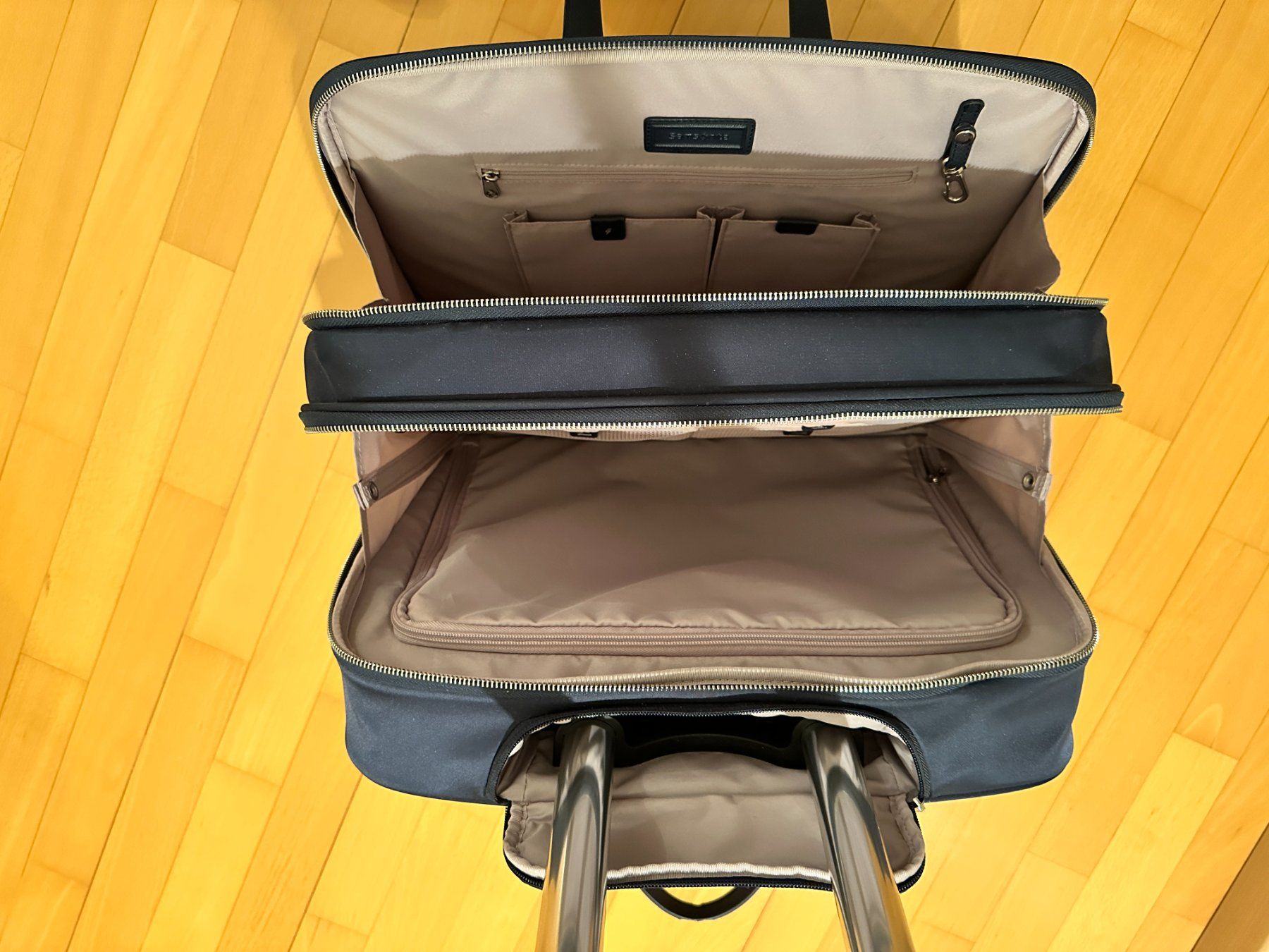 Samsonite Valigie: Rollkoffer; Businesskoffer; Handgepäck – Usato da Freienbach venduto da aktionen4u 1