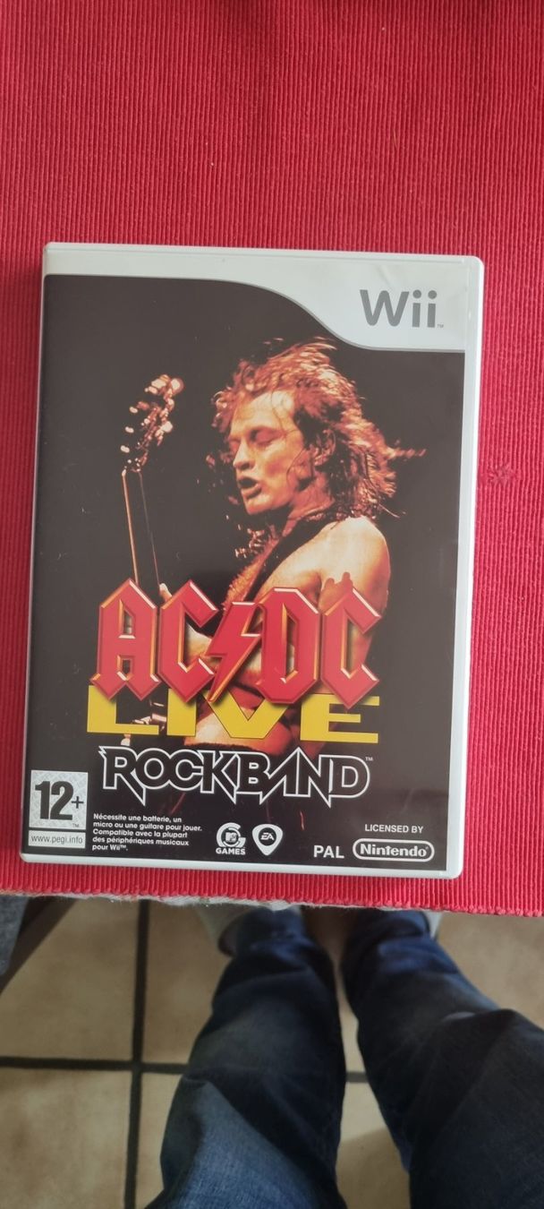 Giochi: AC/DC + WII FiT in Great Condition! – Usato da Allschwil venduto da NDSS9483