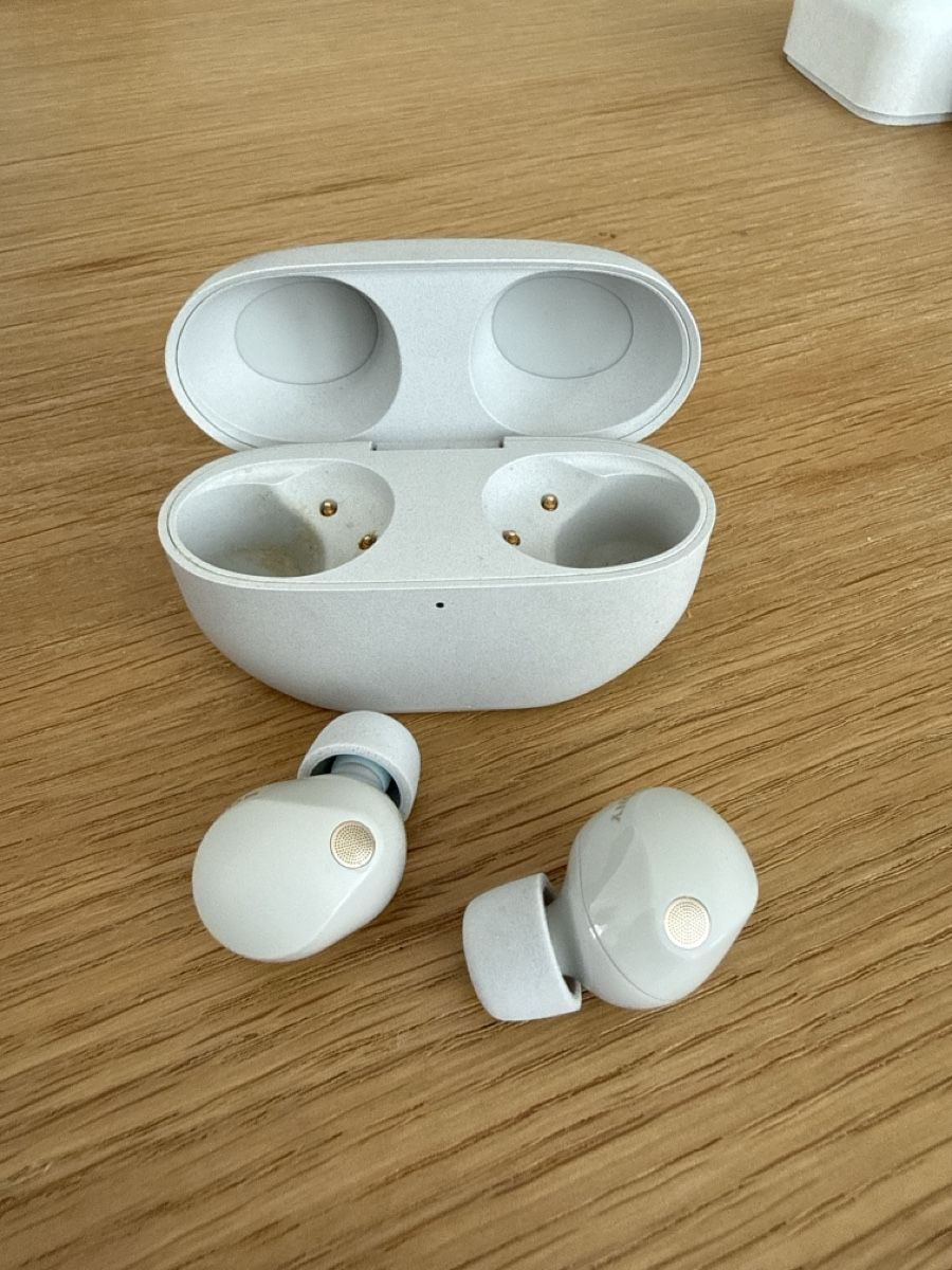 Sony Cuffie: Sony Wireless Noise Cancelling Earphones – Usato da Zürich venduto da _ade_